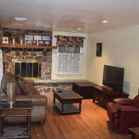 5 Bdr Cabin Game Rm Large Deck Fireplace Firetable Lake Harmony Bagian luar foto